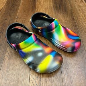 Crocs Bistro Graphic Clog Mens Size 9 Shoes Tie Dye Rainbow (non slip)